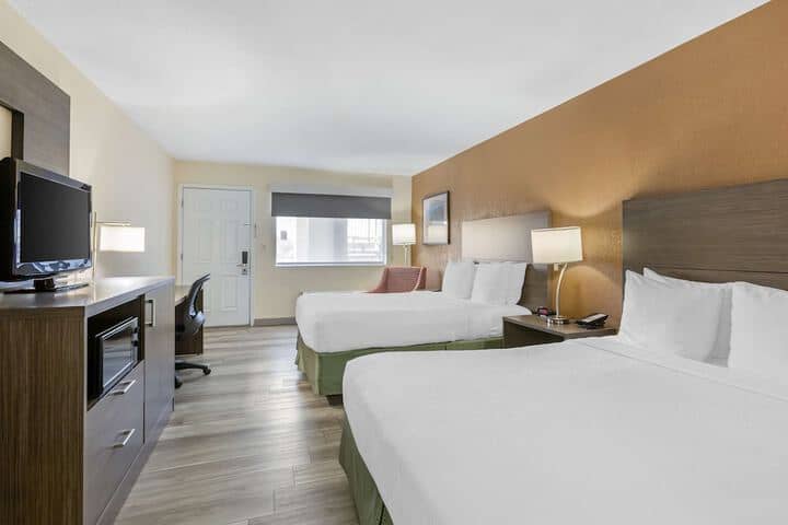 Room 11 of 29